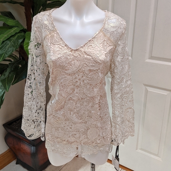 Skye's the Limit Women's Lace Top Size Large NWT - Picture 2 of 7